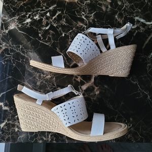 Mila Paoli Wedges